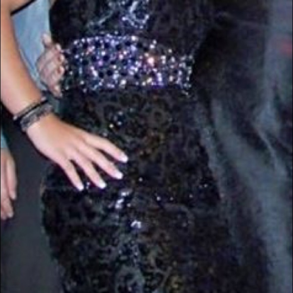 Dress - Picture 2 of 3